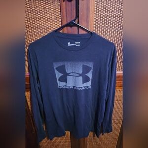 Under Armour EUC Men's Black Long Sleeve Shirt
